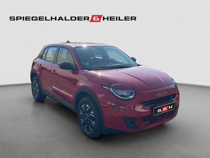 Gebraucht Fiat 600 110 PS (80 kW) 2025 Rot SUV