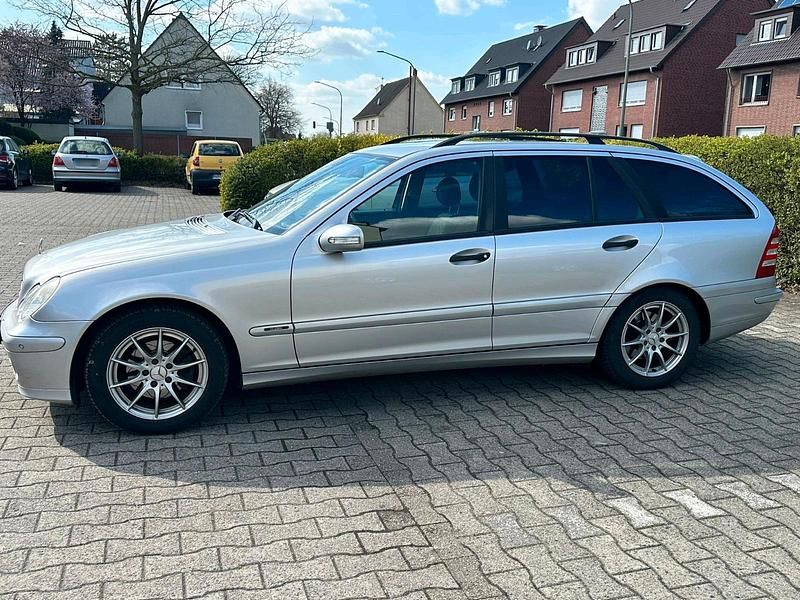 Gebraucht Mercedes C220 150 PS (110 kW) 2004 Kombi
