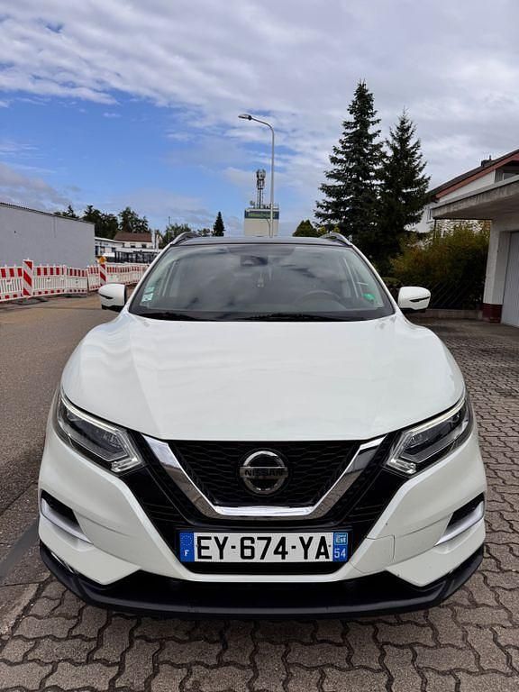 Weiß Gebraucht 2018 Nissan Qashqai Tekna SUV | 13.600 € (Fairer Preis) - Bild 1/4