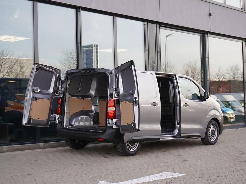 Neu Fiat Scudo 179 PS (131 kW) 2026 Silber Van