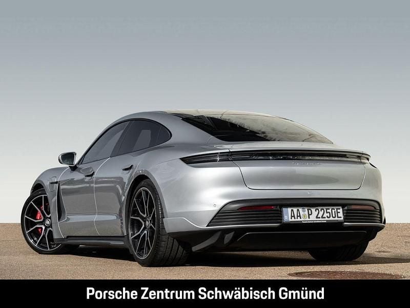 Gebraucht Porsche Taycan 4S 419 kW (571 PS) 2023 Dolomitsilbermetallic Limousine