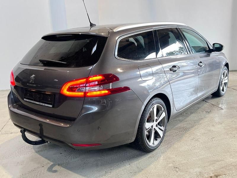 Gebraucht Peugeot 308 SW Allure 131 PS (96 kW) 2019 Grau Kombi