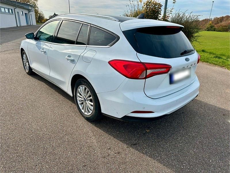 Gebraucht Ford Focus Titanium 150 PS (110 kW) 2020 Weiß Kombi