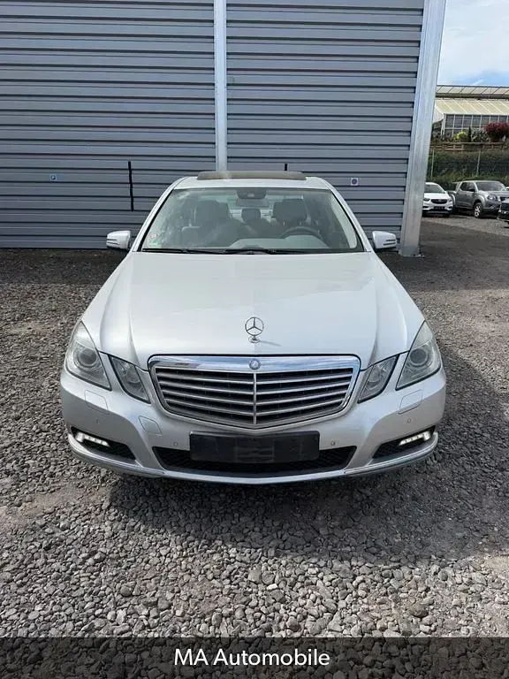 Gebraucht Mercedes E350 292 PS (214 kW) 2009 Silber Limousine