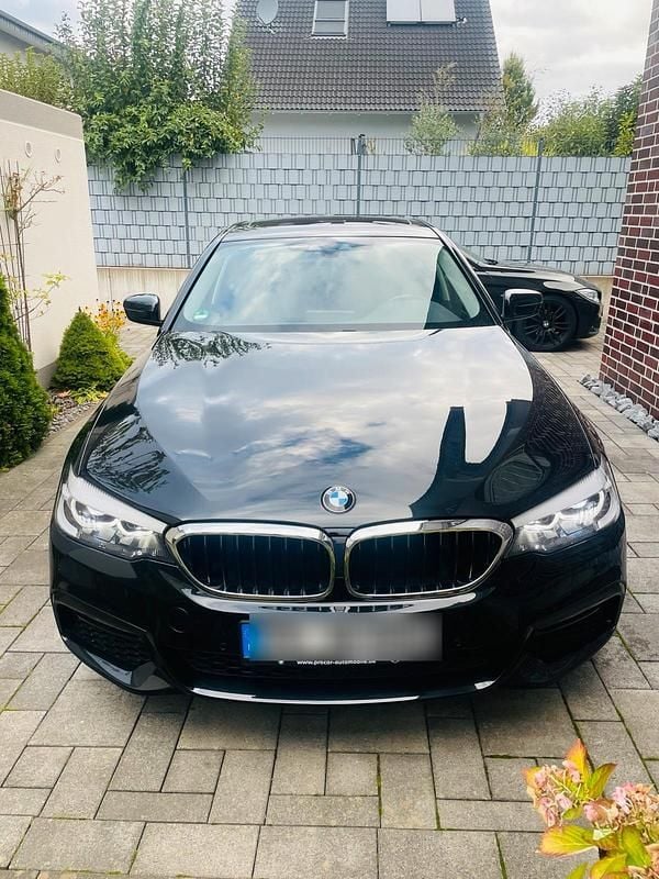 Schwarz Gebraucht 2018 BMW 530 Limousine | 29.999 € (Fairer Preis) - Bild 1/4
