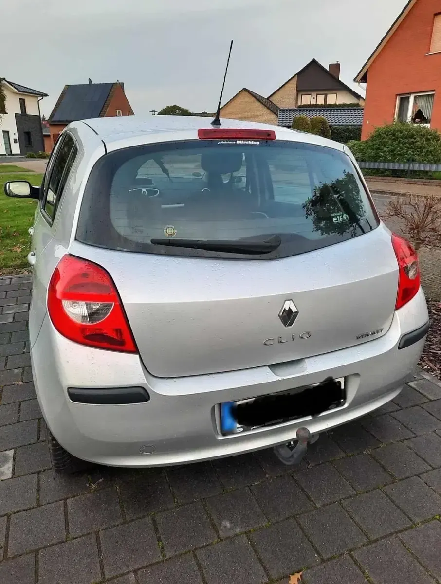 Gebraucht Renault Clio III 75 PS (55 kW) 2006 Grün Kleinwagen