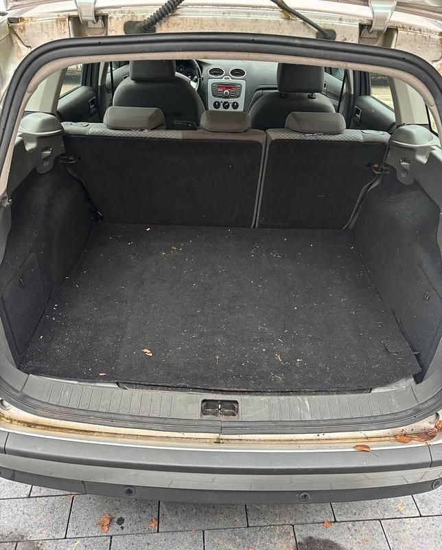 Usata Ford Focus 101 CV (74 kW) 2007 Argento Station wagon