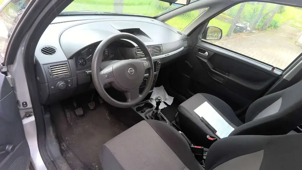 Używany Opel Meriva 90 KM (66 kW) 2004 Srebrny Minivan