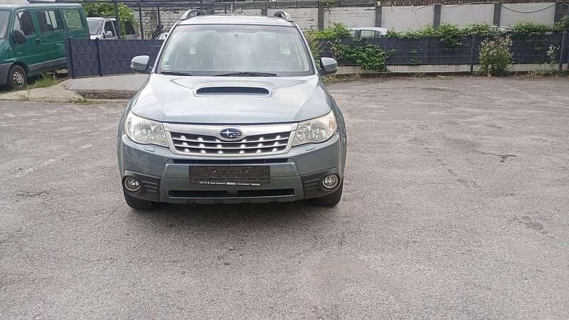 Grau Gebraucht 2012 Subaru Forester SUV | 2.200 € (Superpreis) - Bild 1/4