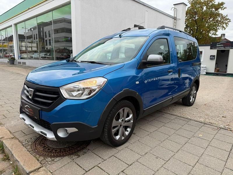 Blau Gebraucht 2016 Dacia Dokker Stepway Van | 6.900 € (Fairer Preis) - Bild 1/4