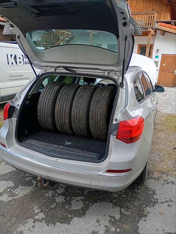 Gebraucht Opel Astra 125 PS (91 kW) 2011 Silber Kombi