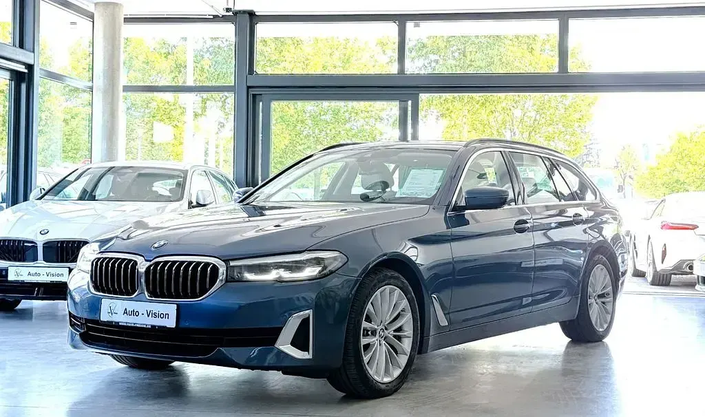 Gebraucht BMW 520 Luxury Line 190 PS (139 kW) 2023 Blau Limousine