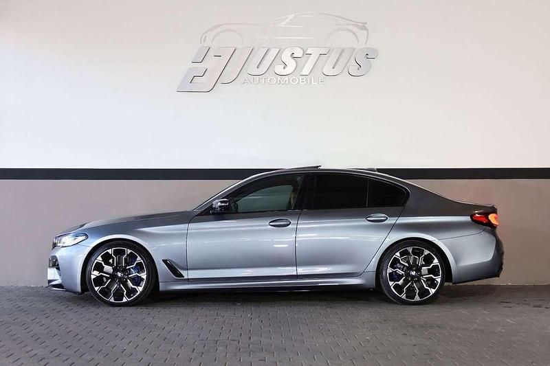 Gebraucht BMW 550 462 PS (339 kW) 2019 Bluestone metallic (c2y) Limousine