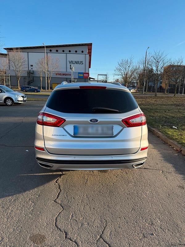 Gebraucht Ford Mondeo 180 PS (132 kW) 2015 Silber Kombi