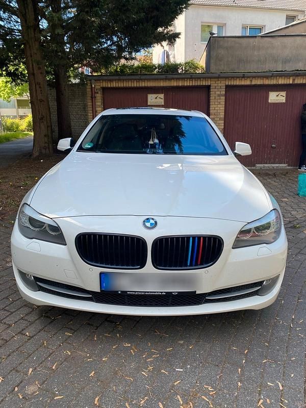 Gebraucht BMW 530 M Sport 258 PS (189 kW) 2011 Weiß Limousine