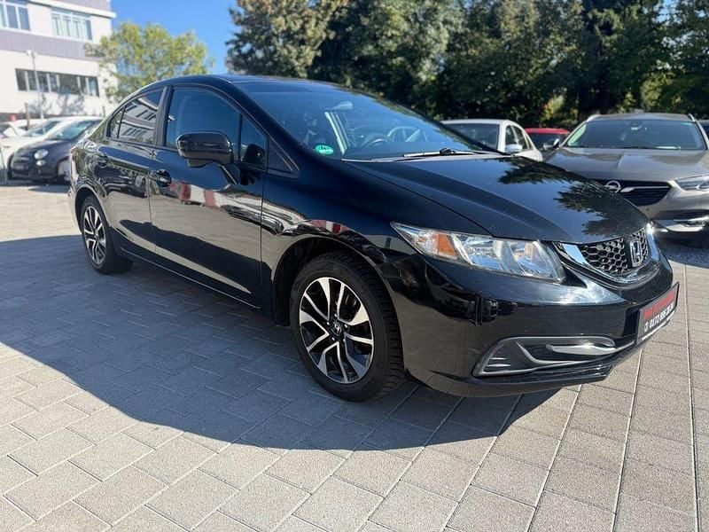 Schwarz Gebraucht 2015 Honda Civic Limousine | 7.999 € (Superpreis) - Bild 1/4