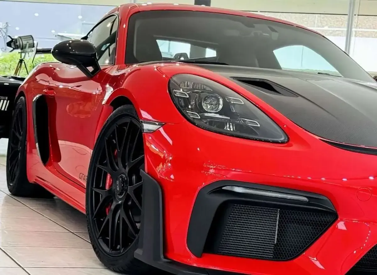 Neu Porsche Cayman GT4 500 PS (367 kW) 2025 Indischrot Coupé
