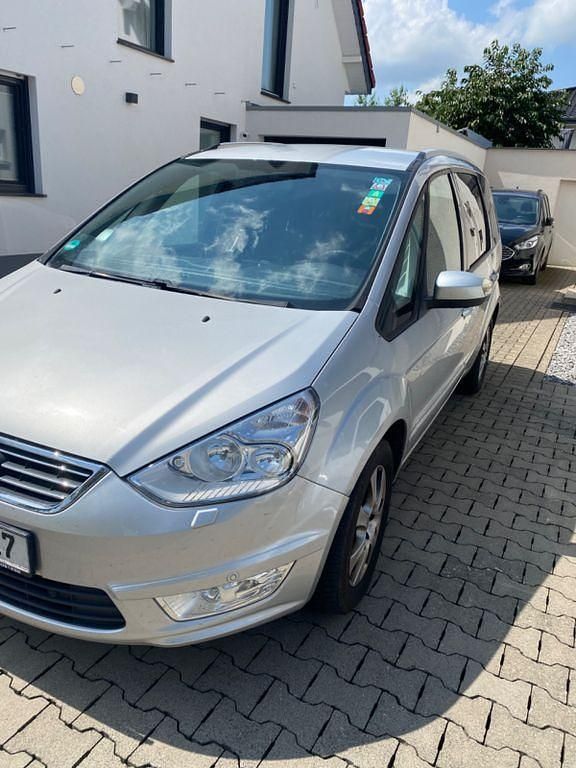 Silber Gebraucht 2014 Ford Galaxy Trend Van / Kleinbus | 8.750 € (Teuer) - Bild 1/4