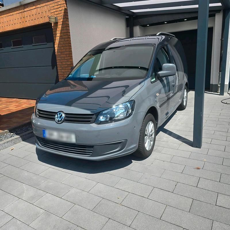 Grau Gebraucht 2014 VW Caddy Van / Kleinbus | 7.000 € - Bild 1/4