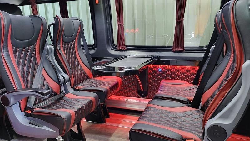 Gebraucht Mercedes Sprinter 156 PS (114 kW) 2023 Schwarz Van