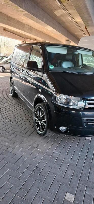 Gebraucht VW Multivan Highline 179 PS (131 kW) 2015 Schwarz Van / Kleinbus