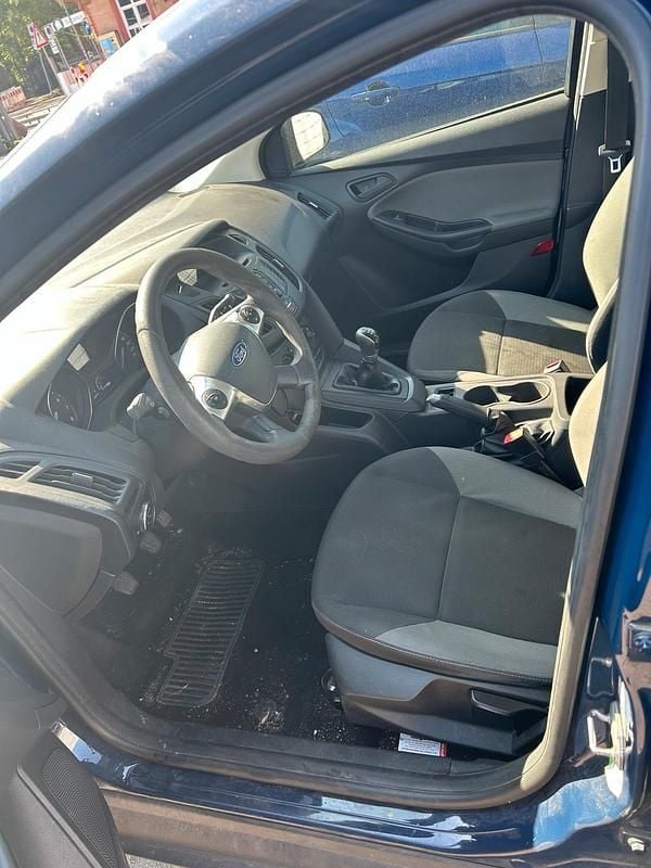 Usata Ford Focus 101 CV (74 kW) 2013 Blu Station wagon