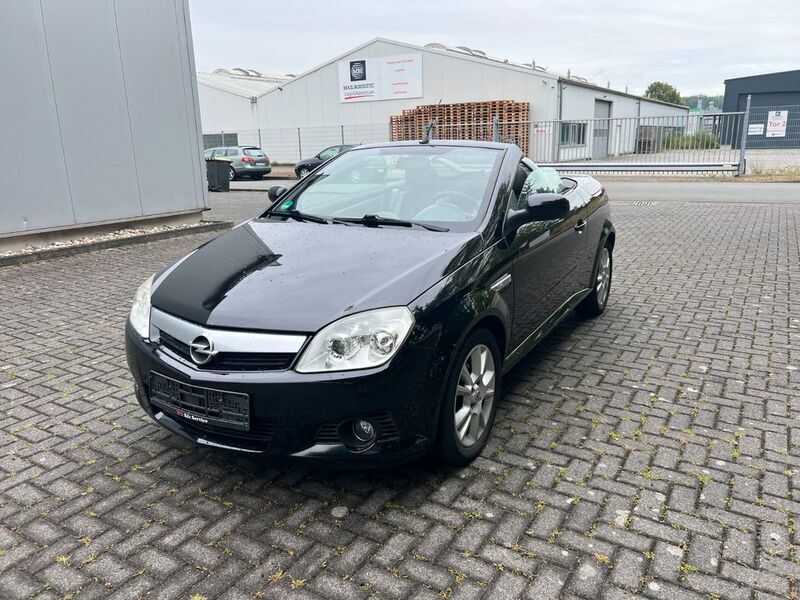 Schwarz Gebraucht 2007 Opel Tigra Edition Cabrio | 2.900 € (Fairer Preis) - Bild 1/4