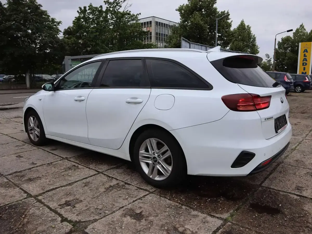 Gebraucht Kia Ceed Sportswagon Edition 7 120 PS (88 kW) 2019 (wd) cararraweiss Kombi