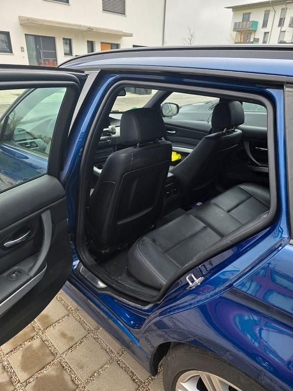 Second-hand BMW 320 Performance 184 CP (135 kW) 2011 Albastru Break