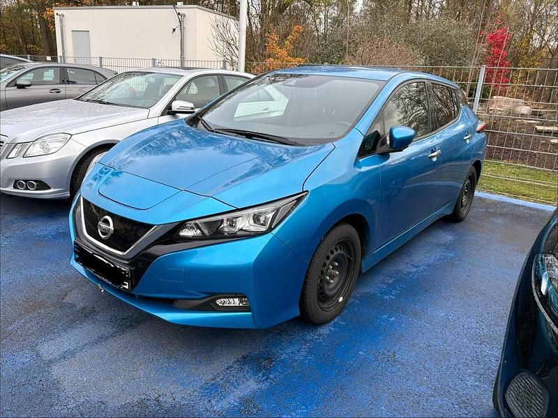Blau Gebraucht 2021 Nissan Leaf N-Connecta Kleinwagen | 11.990 € (Guter Preis) - Bild 1/4