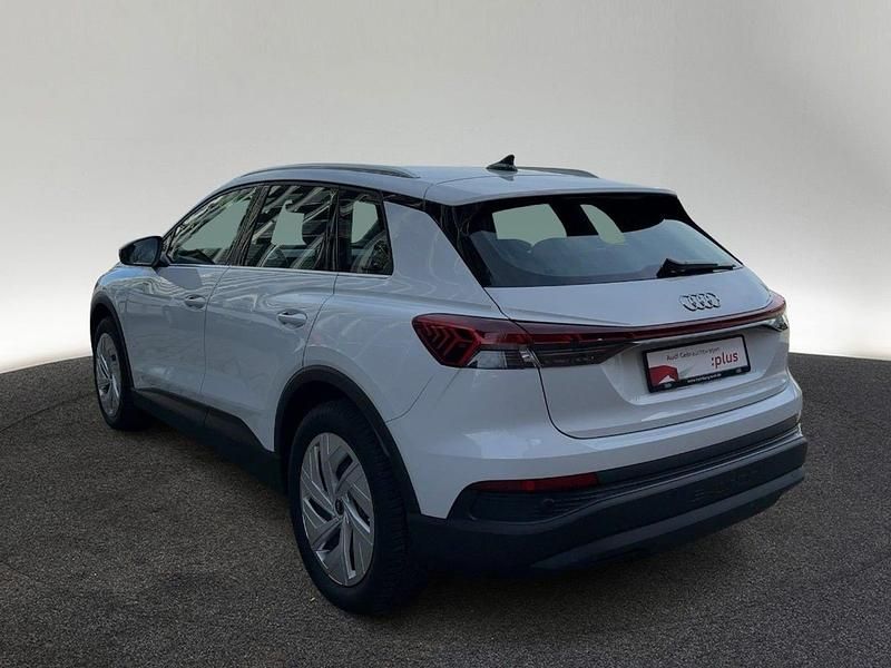 Gebraucht Audi Q4 e-tron Comfort 125 kW (170 PS) 2023 Gletscherweiß metallic SUV