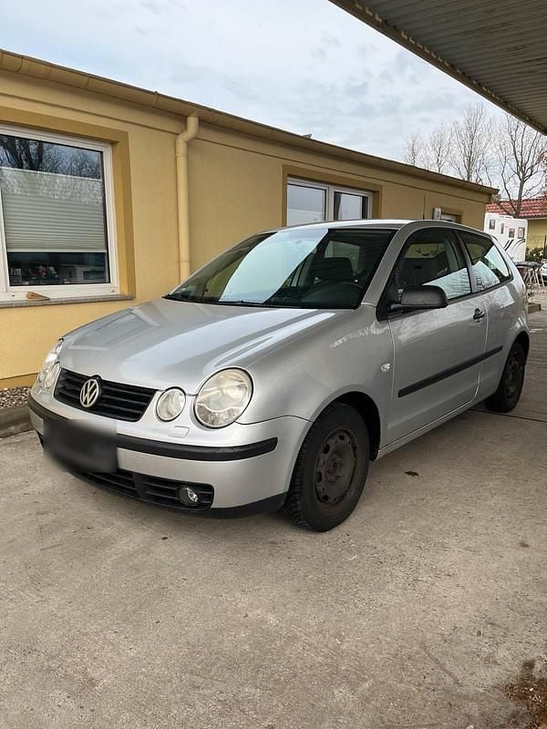 Gebraucht VW Polo 64 PS (47 kW) 2002 Silber Kleinwagen