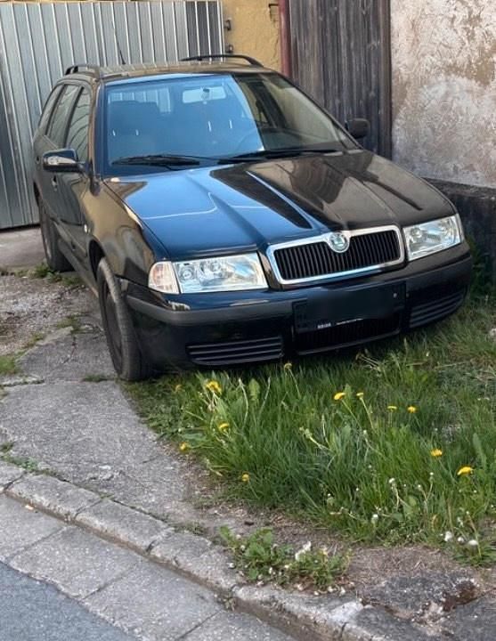 Schwarz Gebraucht 2007 Skoda Octavia Kombi | 1.200 € (Superpreis) - Bild 1/4