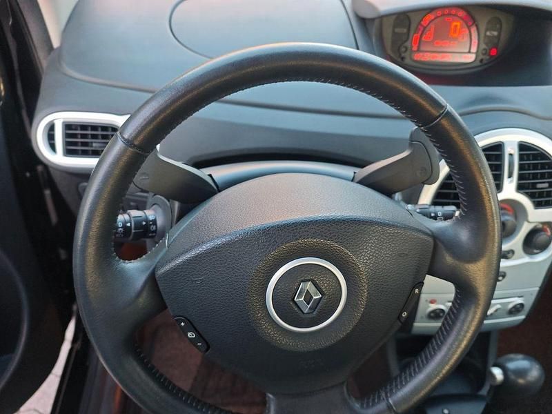 Second-hand Renault Modus 111 CP (81 kW) 2008 Negru Monovolum