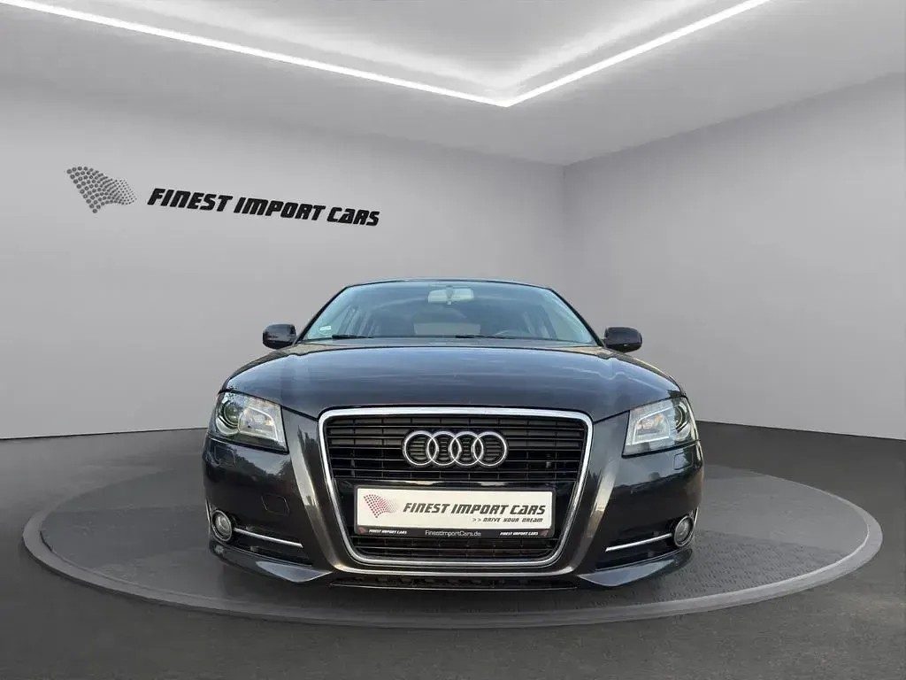 Gebraucht Audi A3 Attraction 105 PS (77 kW) 2011 Grau Kleinwagen