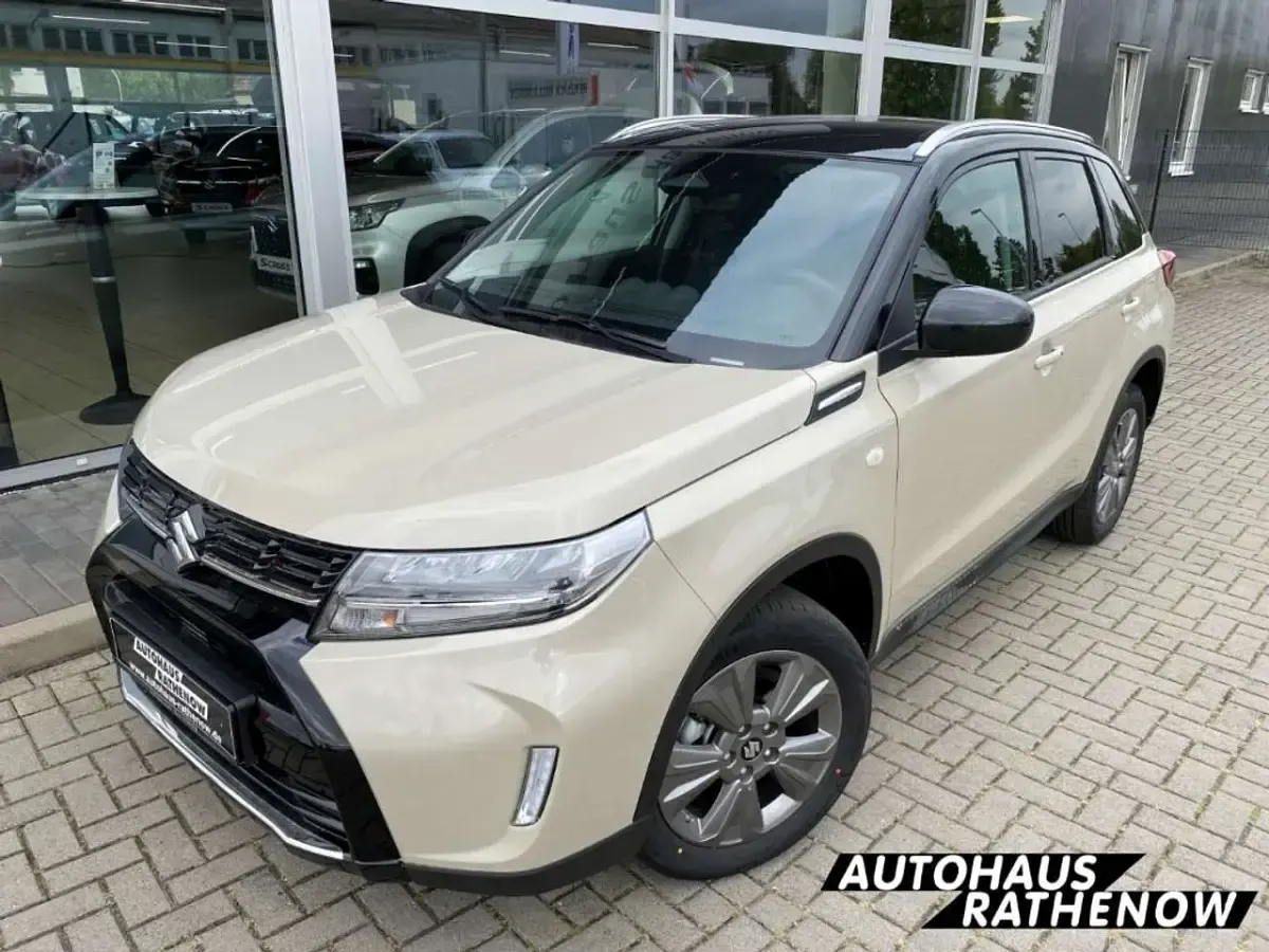 Neu Suzuki Vitara Comfort 129 PS (94 kW) 2025 Savannah/cosmic black pearl me SUV