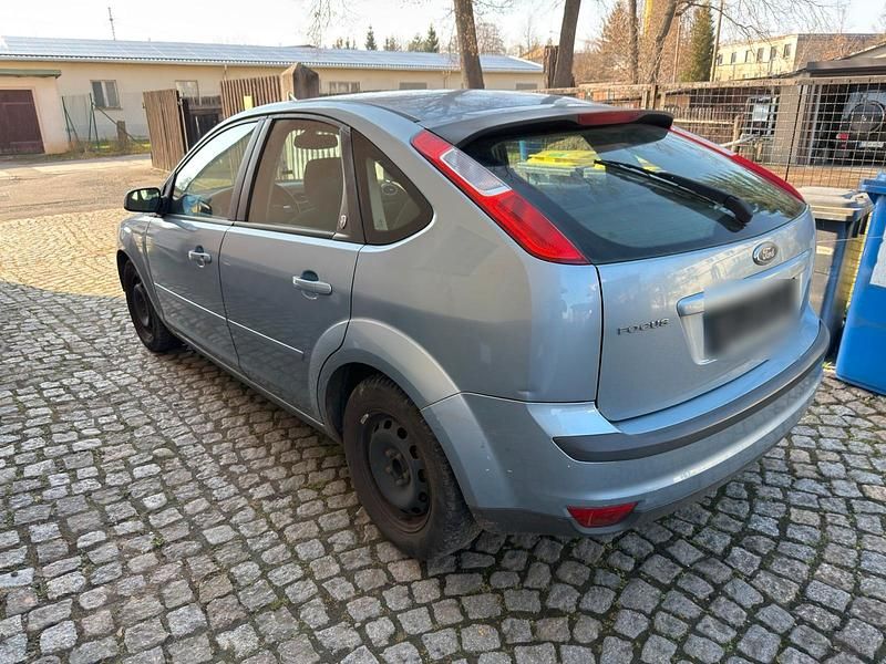 Gebraucht Ford Focus Ghia 115 PS (84 kW) 2005 Blau Limousine