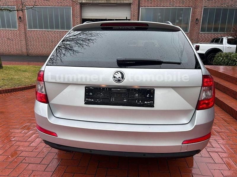 Gebraucht Skoda Octavia Ambition 110 PS (80 kW) 2017 Silber Kombi