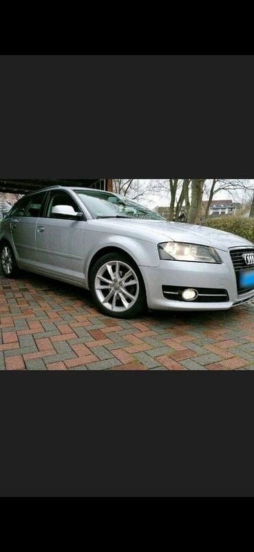 Gebraucht Audi A3 Ambiente 105 PS (77 kW) 2010 Silber Kleinwagen
