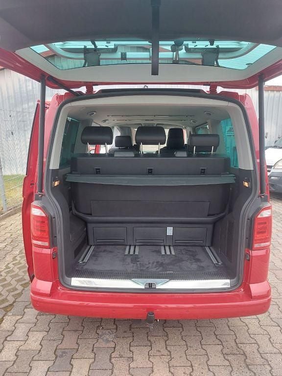 Gebraucht VW Multivan 199 PS (146 kW) 2018 Rot Van / Kleinbus
