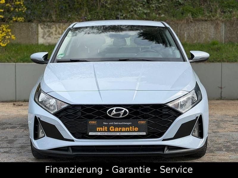 Gebraucht Hyundai i20 101 PS (74 kW) 2020 Blau Kleinwagen