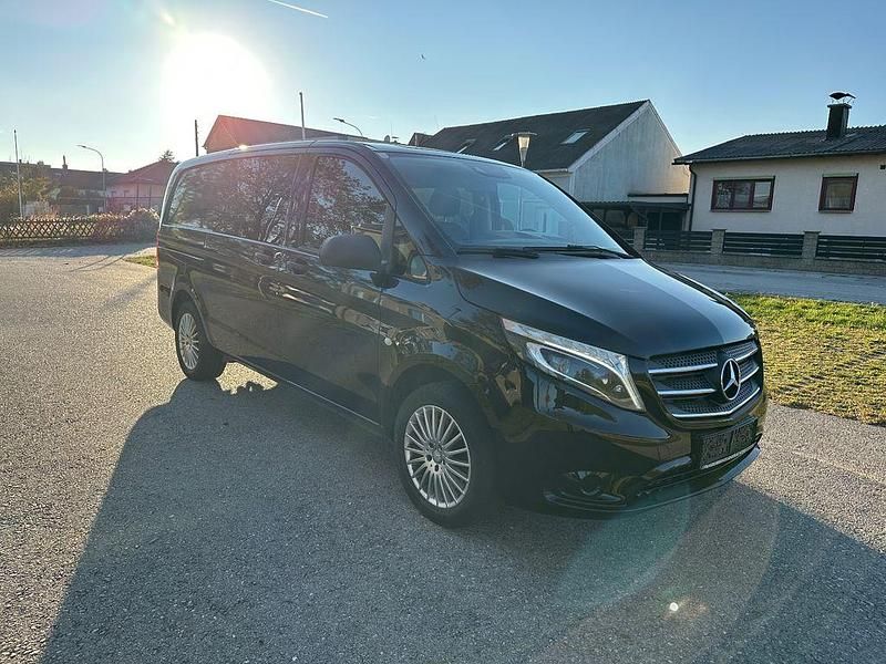 Schwarz Gebraucht 2017 Mercedes Vito Van / Kleinbus | 21.500 € (Superpreis) - Bild 1/4