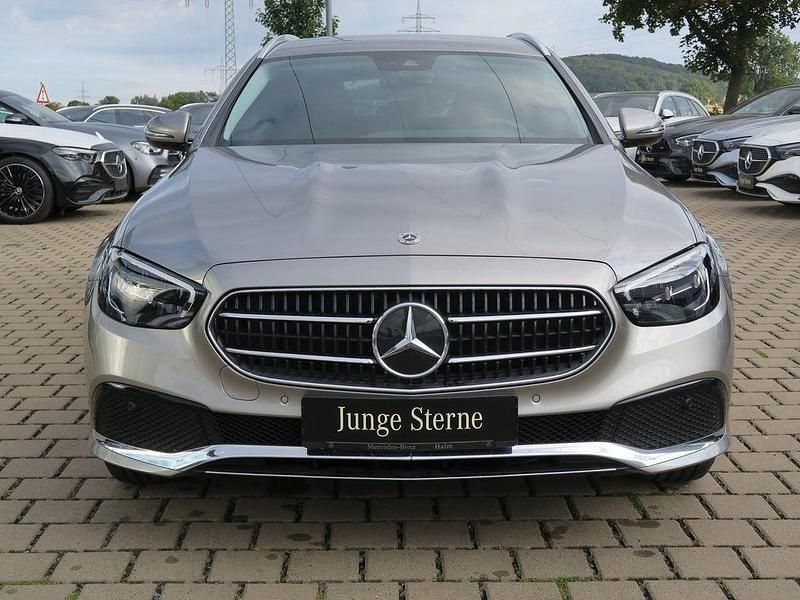 Gebraucht Mercedes E220 Avantgarde 200 PS (147 kW) 2023 Silber Limousine