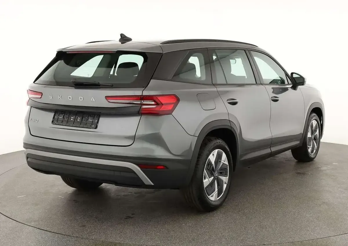 Neu Skoda Kodiaq Selection 150 PS (110 kW) 2026 Black magic perleffekt SUV