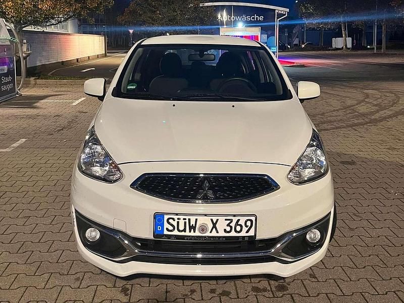 Gebraucht Mitsubishi Space Star Basis 71 PS (52 kW) 2019 Weiß Limousine