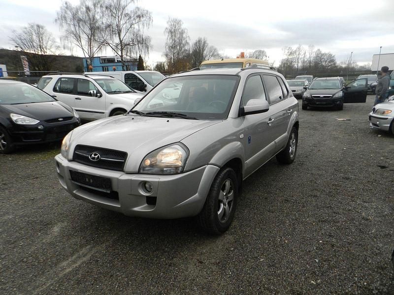 Gebraucht Hyundai Tucson Team 141 PS (103 kW) 2006 Silber SUV