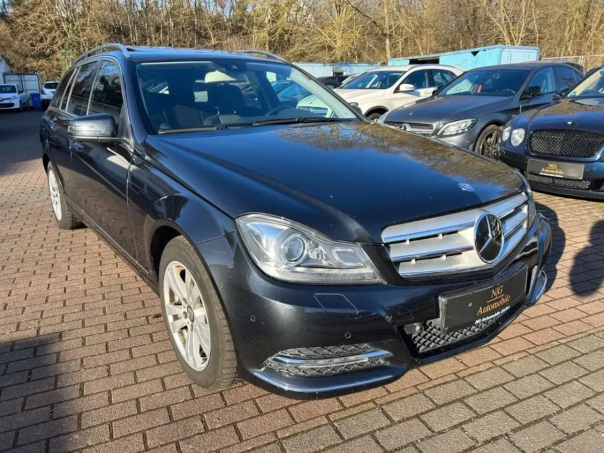 Gebraucht Mercedes C220 Avantgarde 170 PS (125 kW) 2013 Magnetitschwarz  metalliclack Kombi