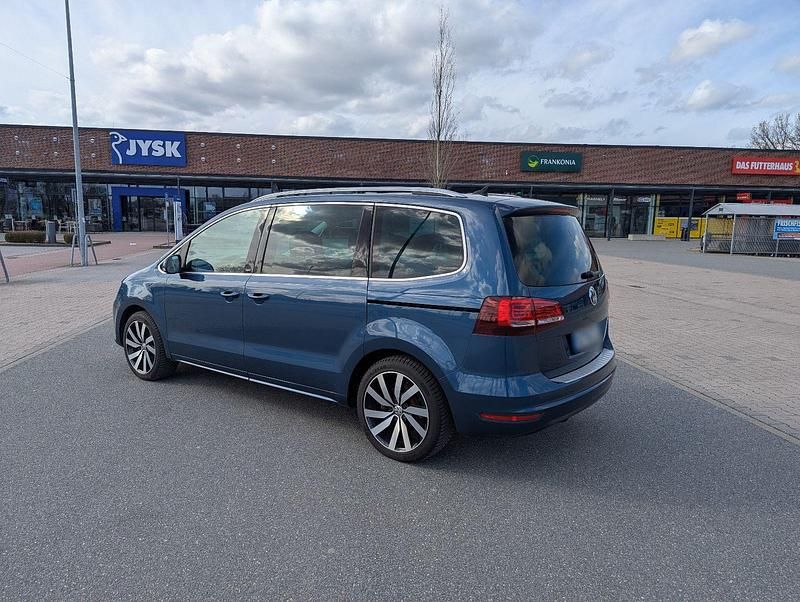 Gebraucht VW Sharan 184 PS (135 kW) 2016 Blau Van / Kleinbus