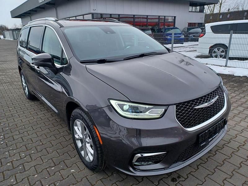 Gebraucht Chrysler Pacifica 291 PS (214 kW) 2023 Grau Van