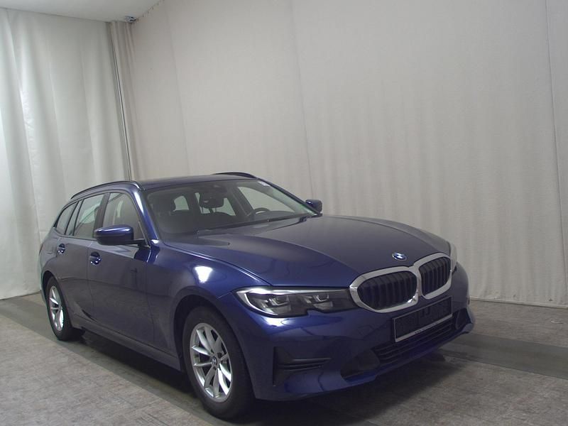 Gebraucht BMW 320 Advantage 190 PS (139 kW) 2021 Blau Kombi